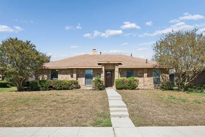 /international/us/1721-paxton-drive-carrollton-tx-110120456089/