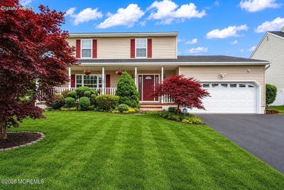 /international/us/30-kentucky-drive-hazlet-nj-110108390247/