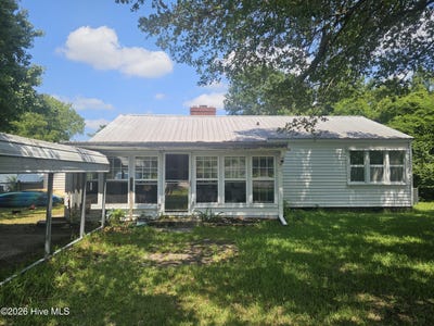 /international/us/8248-highway-70-newport-nc-110120665096/