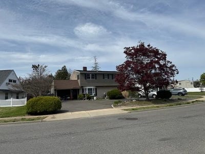 /international/us/82-scooter-lane-hicksville-ny-110099037300/