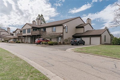 /international/us/2889-charing-cross-road-nw-canton-oh-110106479696/
