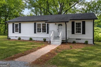 /international/us/379-wynn-road-newnan-ga-110108351186/