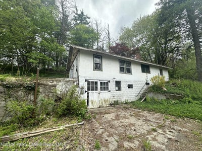 /international/us/1033-county-route-8-germantown-ny-110107830179/