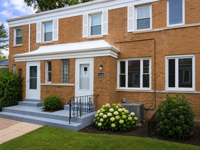 /international/us/1420-n-harlem-avenue-e-river-forest-il-110108908529/
