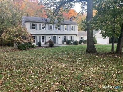 /international/us/40-sturbridge-lane-trumbull-ct-110120736368/