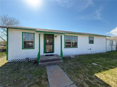 /international/us/2325-first-street-ingleside-tx-110105712279/