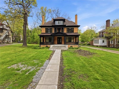 /international/us/252-broadway-avenue-youngstown-oh-110108575722/