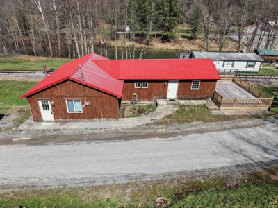 /international/us/8248-alton-road-adrian-wv-110103193052/