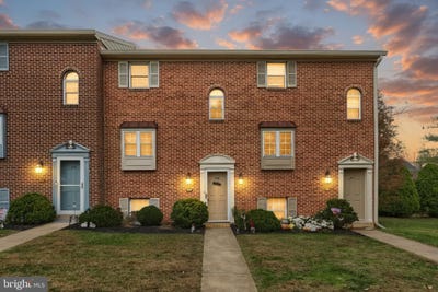 /international/us/413-weldon-drive-york-pa-110103646717/