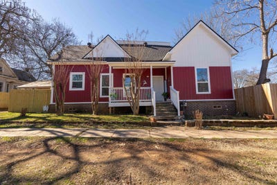 /international/us/906-e-houston-st-marshall-tx-110105415210/