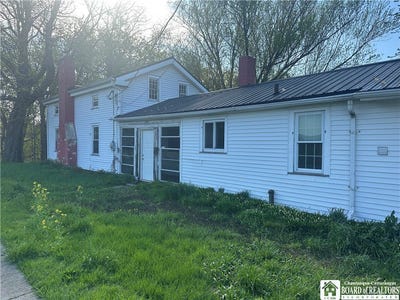 /international/us/329-e-main-st-westfield-ny-110107606798/