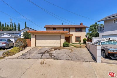 /international/us/13260-winfield-st-panorama-city-ca-110107853719/
