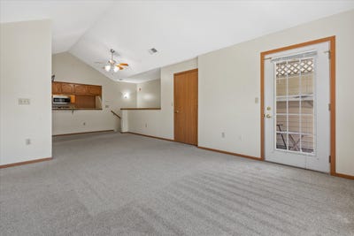 /international/us/7972-n-107th-st-milwaukee-wi-110108984675/