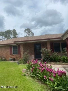 /international/us/618-temple-drive-gulfport-ms-110100987048/