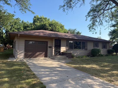 /international/us/309-fallwood-road-redwood-falls-mn-110109487097/