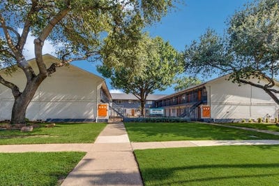 /international/us/4618-reiger-avenue-dallas-tx-110107255143/
