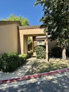 /international/us/1233-s-kent-st-street-visalia-ca-110101064183/