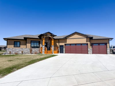 /international/us/259-18th-st-nw-huron-sd-110107483430/