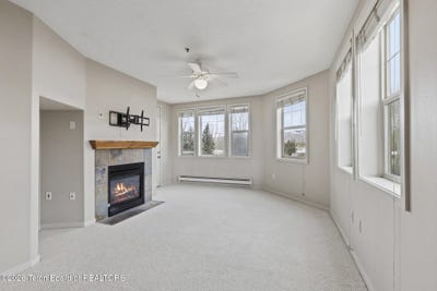 /international/us/1325-s-highway-89-jackson-wy-110107986794/