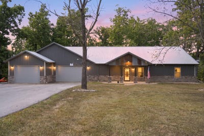 /international/us/146-avery-drive-sparta-mo-110120460096/