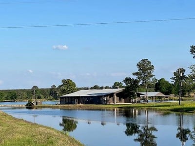 /international/us/176-a-busby-rd-ellisville-ms-110107409508/