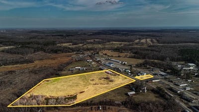 /international/us/1237-main-street-dillwyn-va-110106215037/