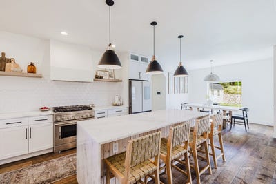 /international/us/456-heather-drive-spring-creek-nv-110108227636/