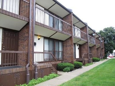 /international/us/1978-green-bay-road-highland-park-il-110107763878/