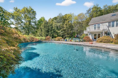 /international/us/986-cliff-avenue-yorktown-heights-ny-110119309352/