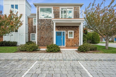 /international/us/68-foster-avenue-hampton-bays-ny-110104057192/