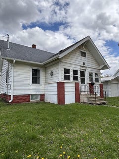 /international/us/706-n-grand-avenue-charles-city-ia-110104328688/