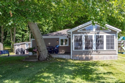 /international/us/61626-lagoon-drive-cassopolis-mi-110109067805/