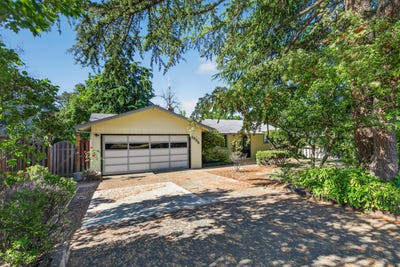/international/us/1996-woodlawn-drive-medford-or-110108354498/