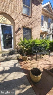 /international/us/12509-coral-grove-pl-germantown-md-110107637301/