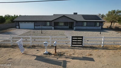 /international/us/10165-e-east-avenue-s10-littlerock-ca-110100471605/
