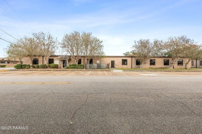 /international/us/120-oil-center-drive-lafayette-la-110105414640/