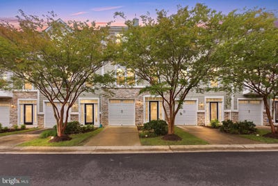 /international/us/310-monroe-point-drive-colonial-beach-va-110108408752/