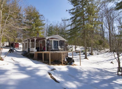 /international/us/6275-knobs-road-union-wv-110106214631/