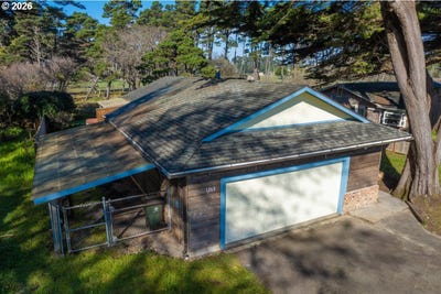 /international/us/1260-jackson-ave-sw-bandon-or-110106697031/