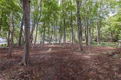 /international/us/plymouth-road-jamestown-ri-110119760017/