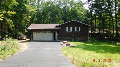 /international/us/5910-803rd-avenue-menomonie-wi-110119965936/