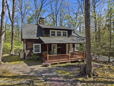 /international/us/696-lenape-lane-buck-hill-falls-pa-110108128656/