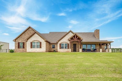 /international/us/770-county-road-1346-chico-tx-110107952526/
