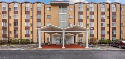 /international/us/25735-lorain-road-north-olmsted-oh-110105021806/
