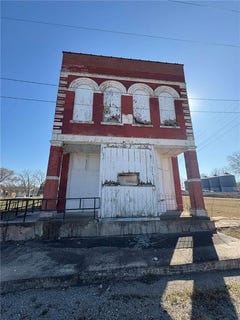 /international/us/124-w-main-street-savonburg-ks-110105950277/