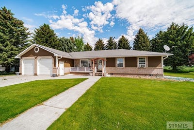 /international/us/1956-w-3000-n-rexburg-id-110108346711/