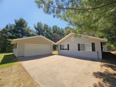 /international/us/1232-22nd-street-cameron-wi-110107870743/