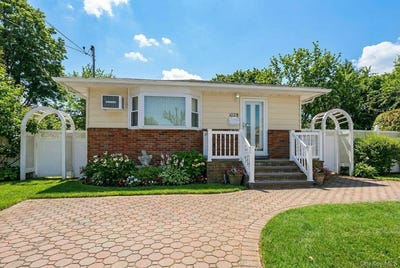 /international/us/1028-thomas-avenue-baldwin-ny-110106558850/