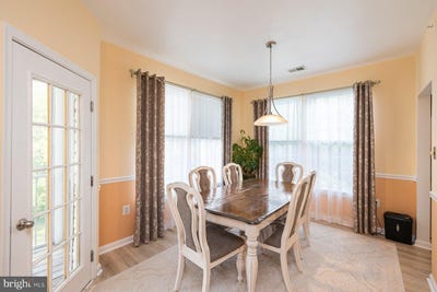 /international/us/12008-amber-ridge-circle-germantown-md-110100099685/