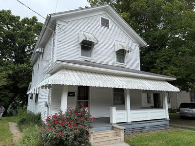 /international/us/110-park-avenue-hinton-wv-110102925251/
